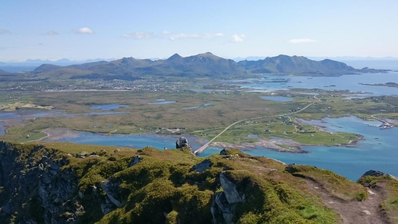 Lofothytter Lodge *